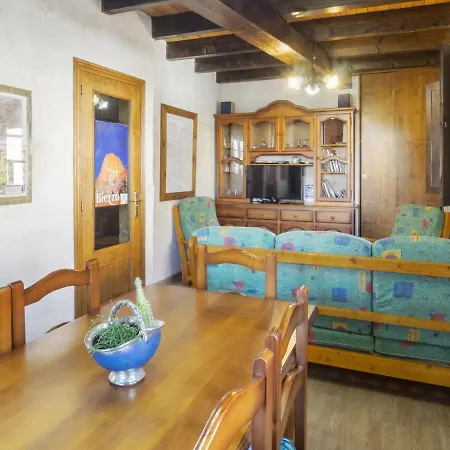 Ferienhaus Comfortable Holiday In With Barbecue Villanueva de Valdueza