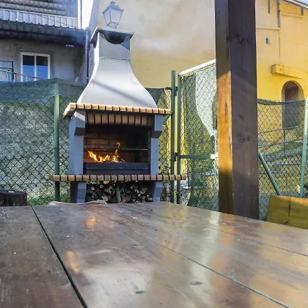 Comfortable Holiday In With Barbecue Villanueva de Valdueza